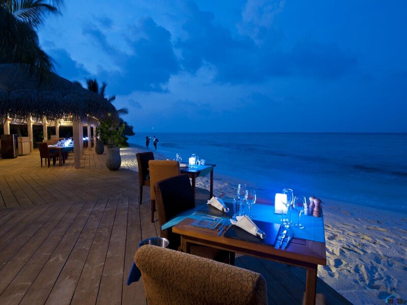Beachside Restaurant at Night — Blue