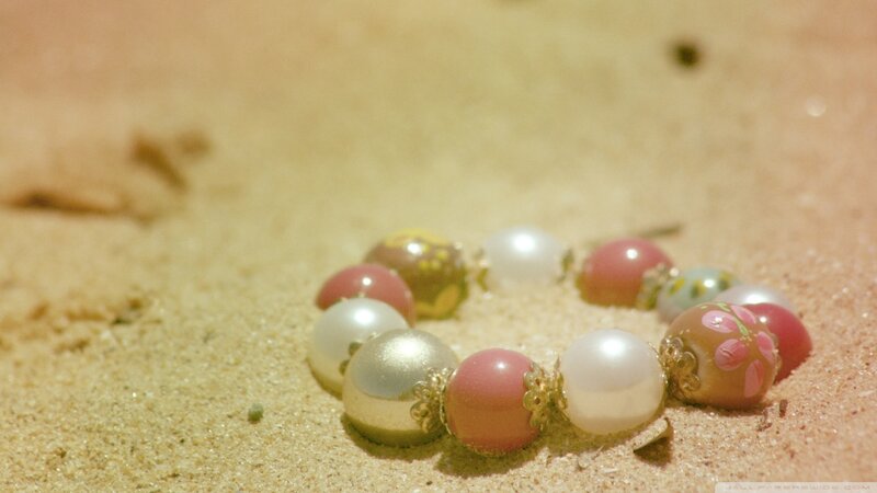 Beaded Bracelet on Sand — Brown