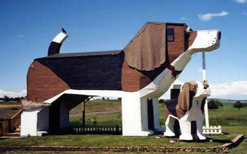 Beagle-shaped Building