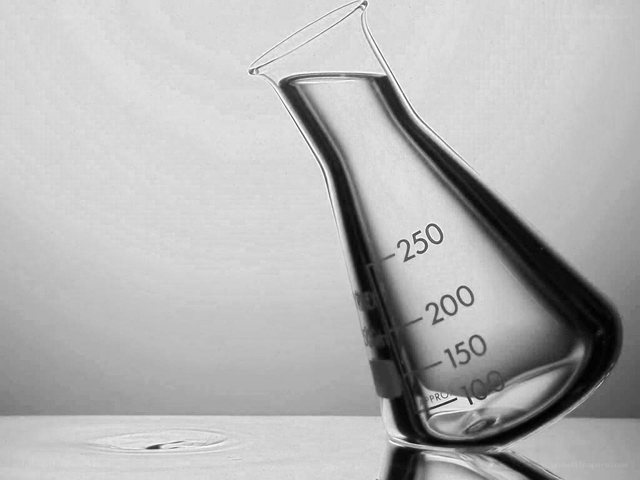 Beaker with liquid spill