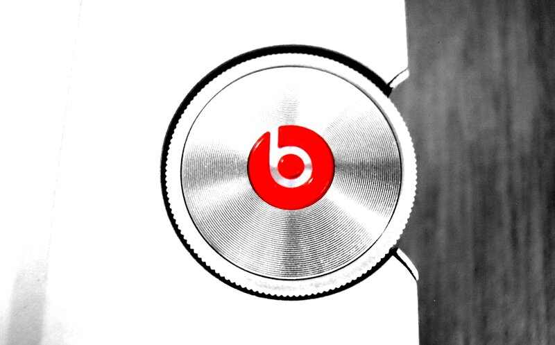 Beats by Dre Logo — Red