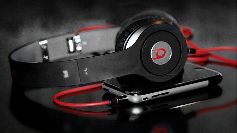 Beats Solo headphones with smartphone