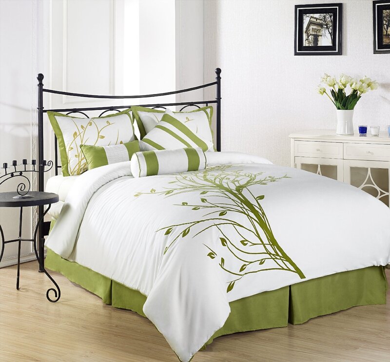 Bed with Green and White Bedding