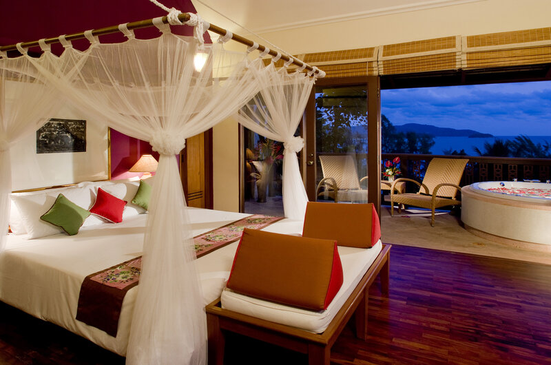Bedroom with Canopy Bed — White