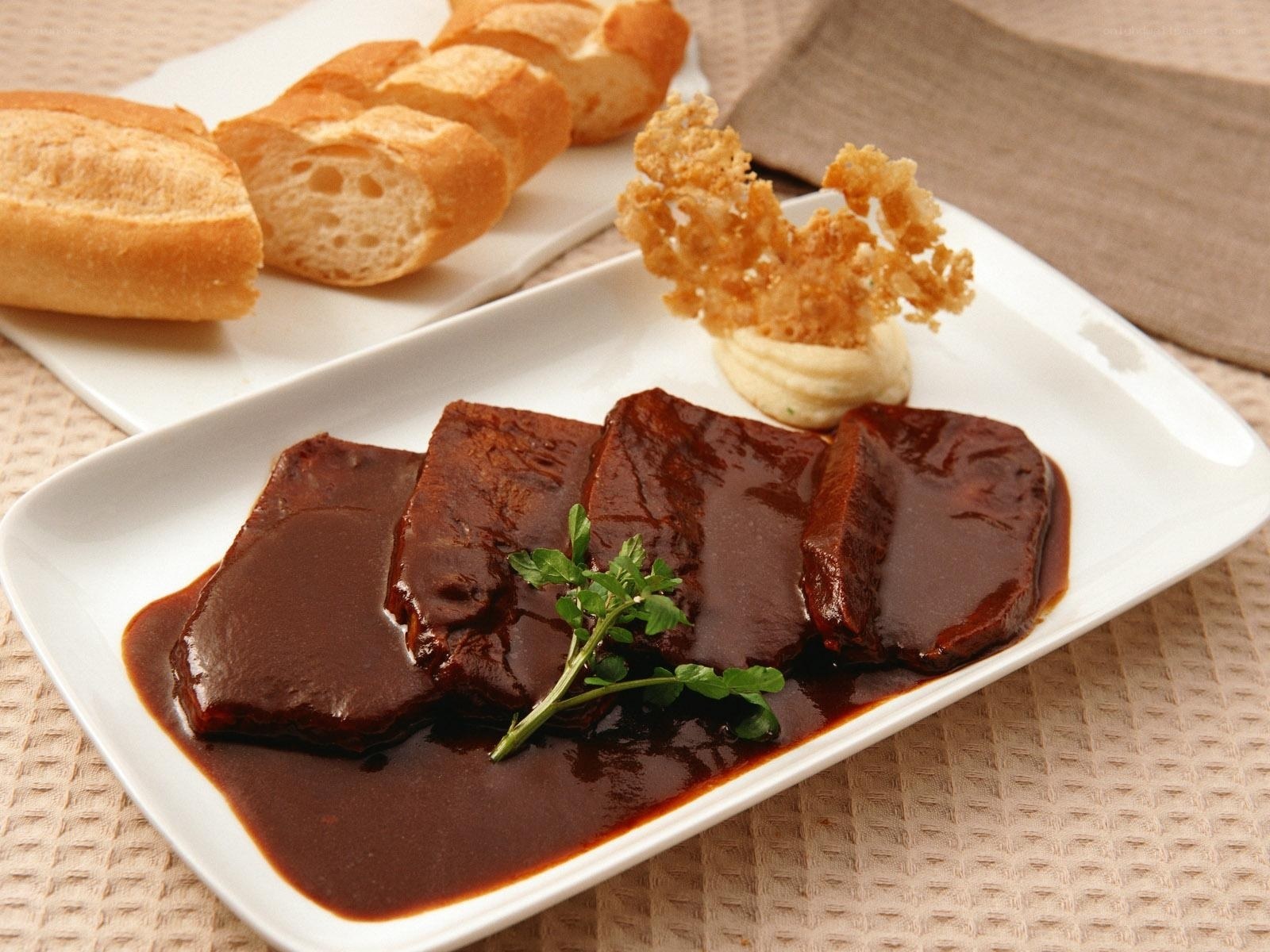 Beef in red wine sauce