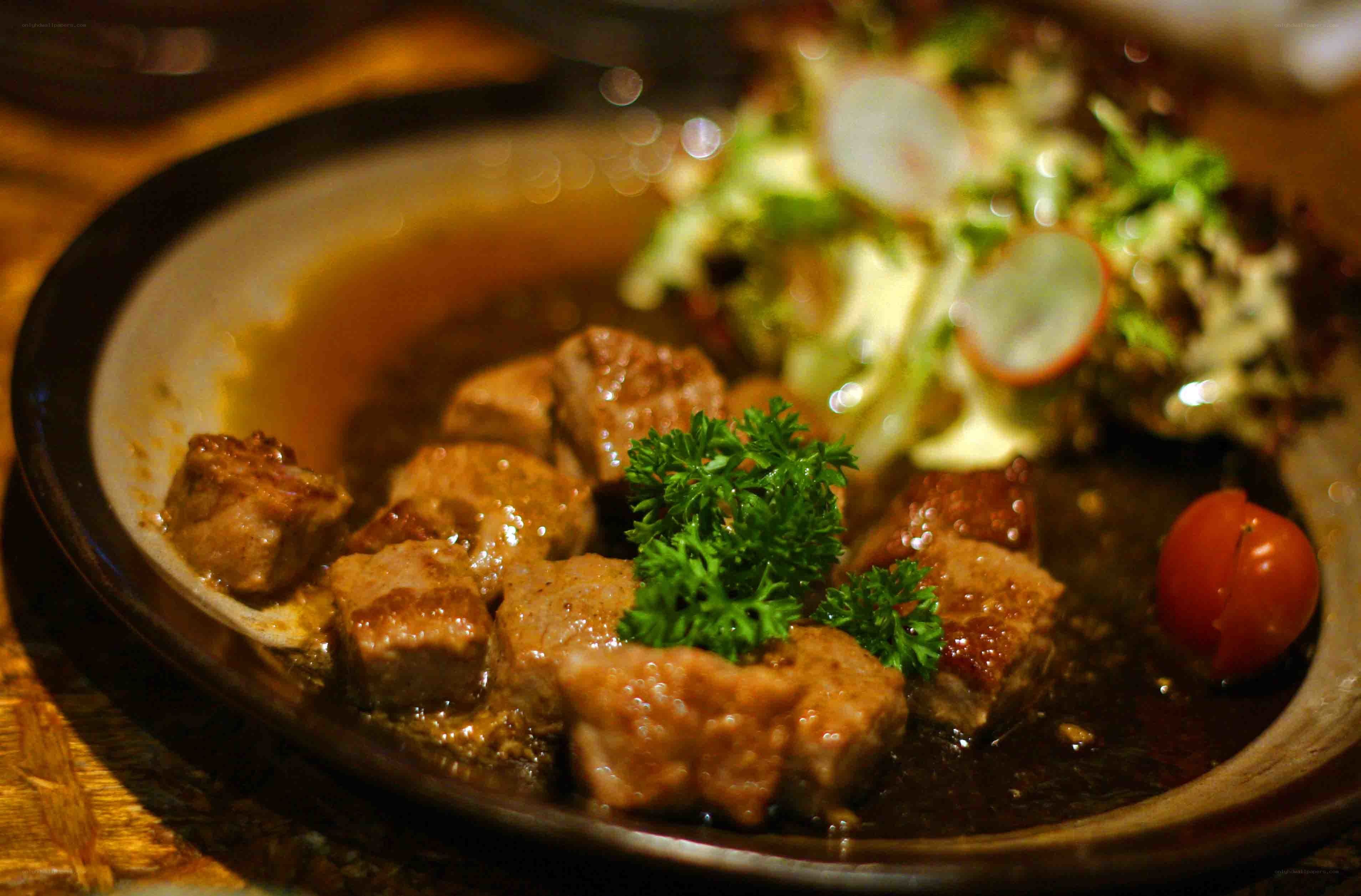 Beef stew with salad