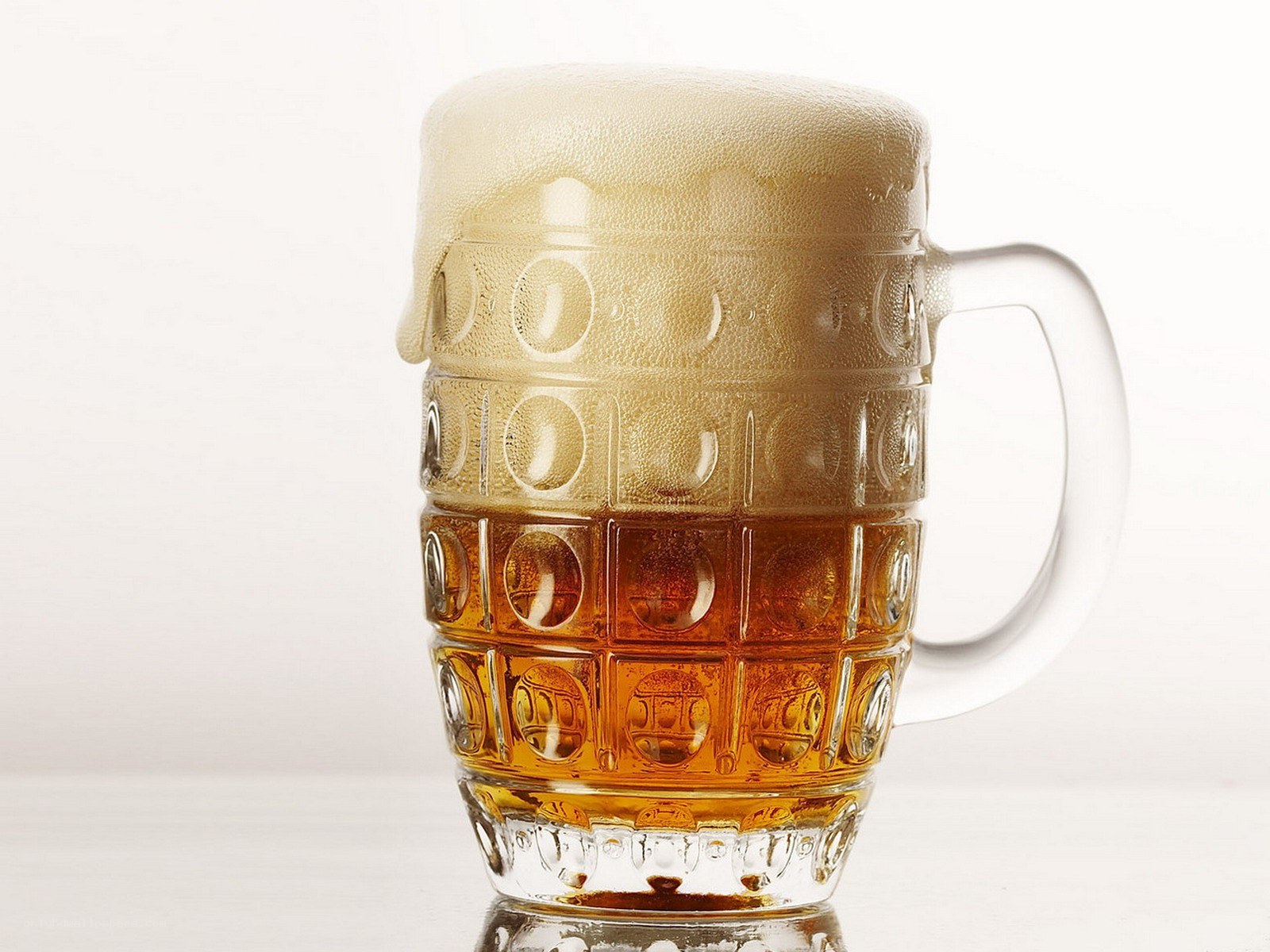beer mug with foam
