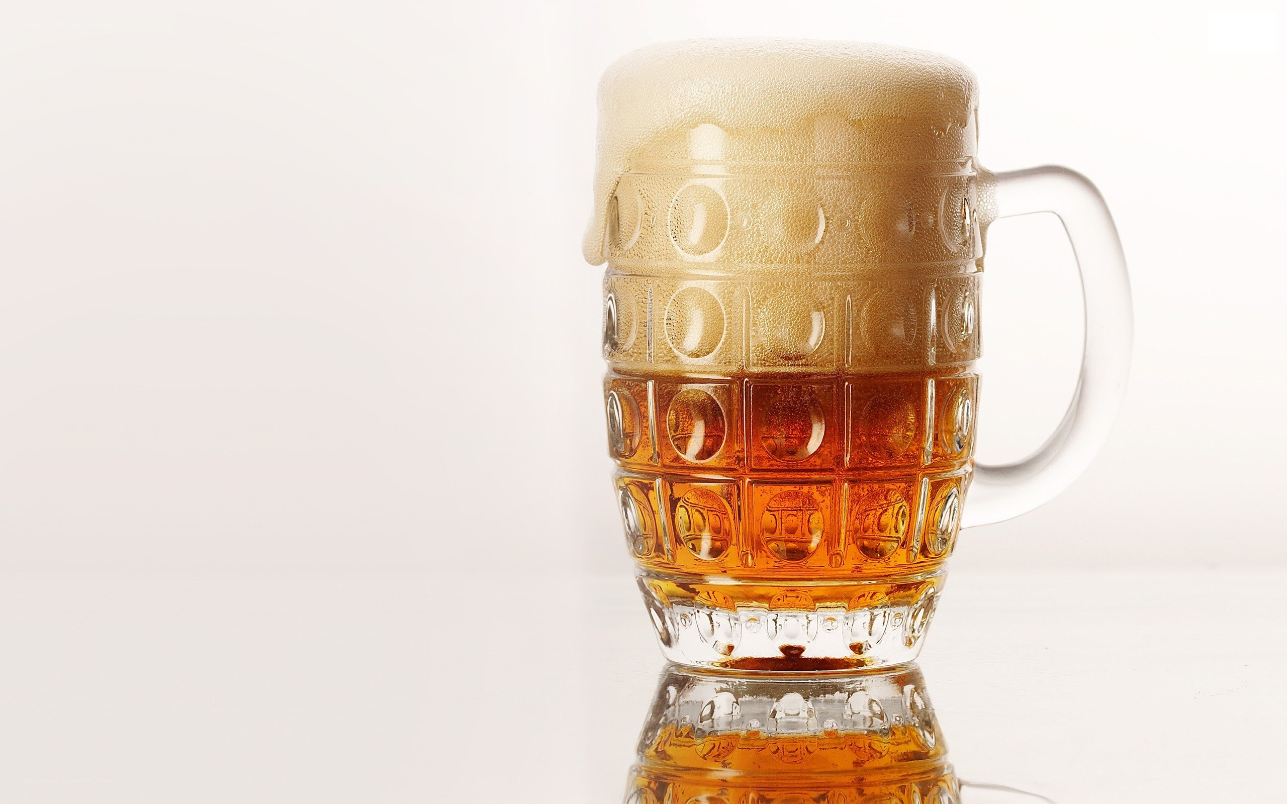beer mug with foam