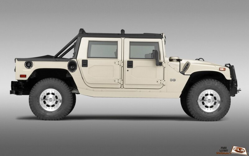 Beige Hummer H1 — Neutral, 3d Render