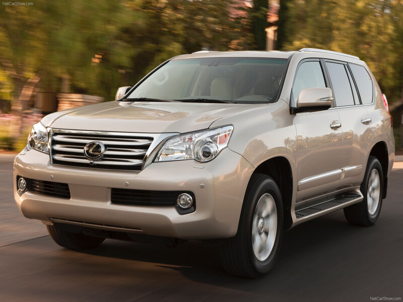 Beige Lexus Gx Suv — Dynamic