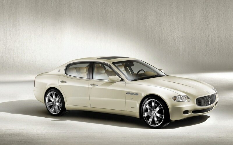Beige Maserati Quattroporte