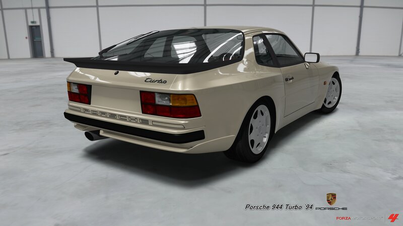 Beige Porsche 944 Turbo — Neutral