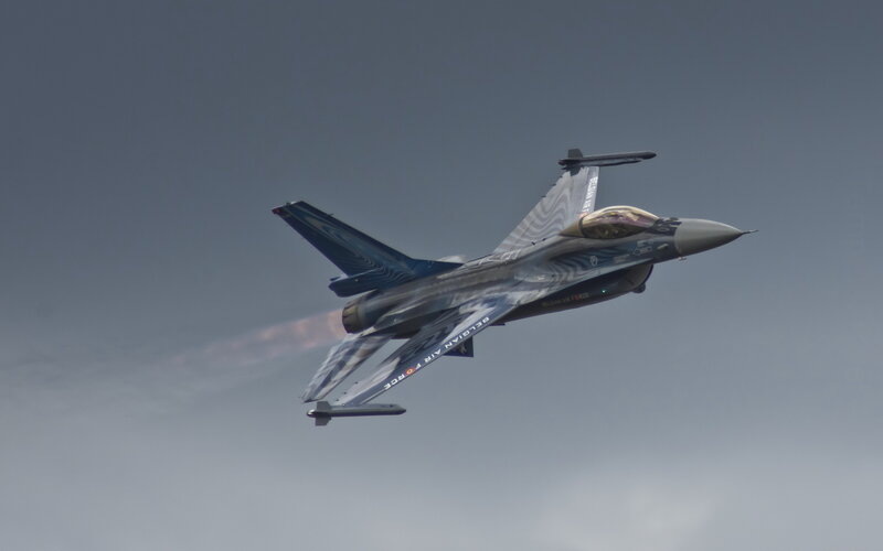 Belgian Air Force Jet — Gray, Dynamic