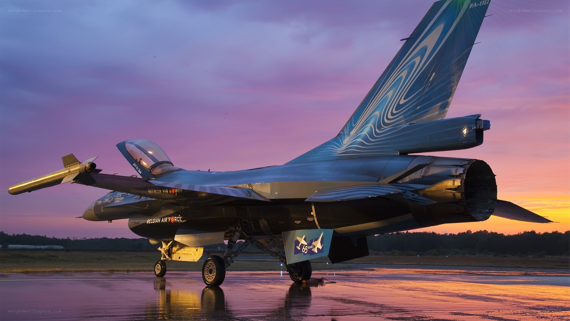 Belgian F-16 at sunset
