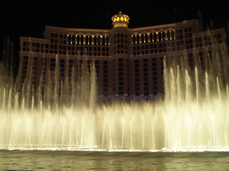 Bellagio fountain at night