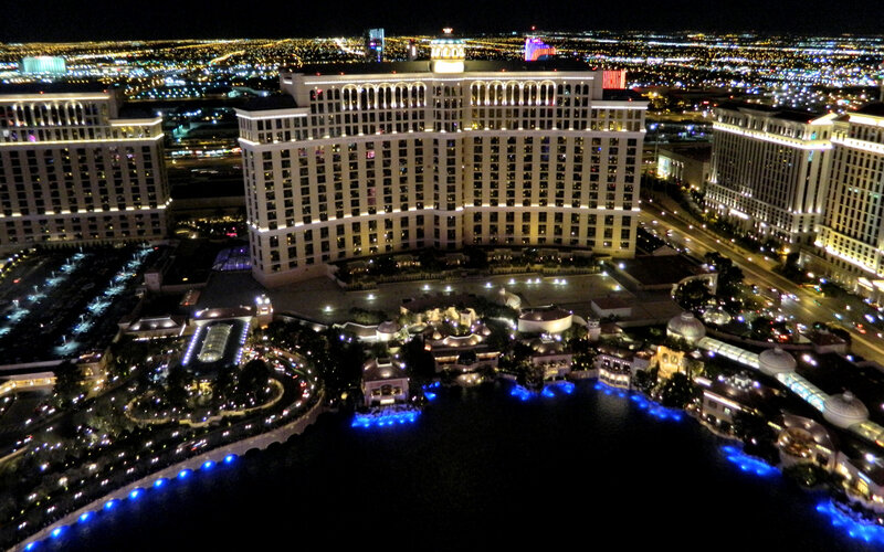 Bellagio Hotel and Fountains — Black