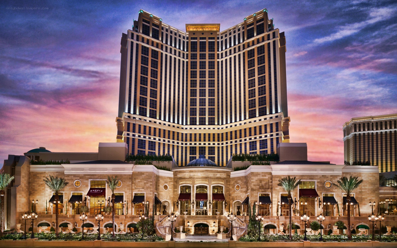 Bellagio hotel at dusk