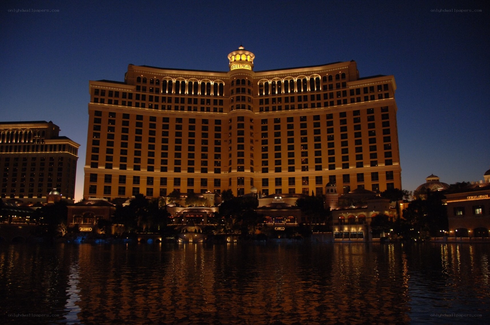 Bellagio hotel at night
