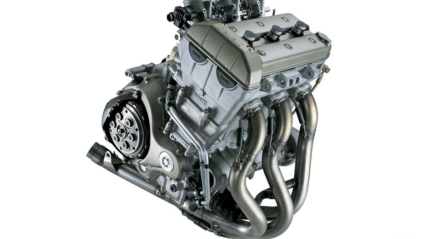 Benelli motorcycle engine