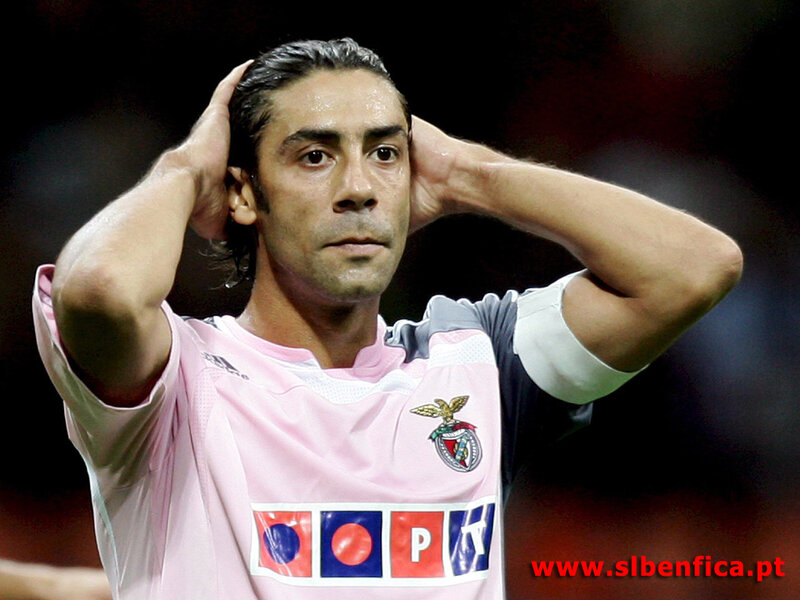 Benfica player in pink jersey