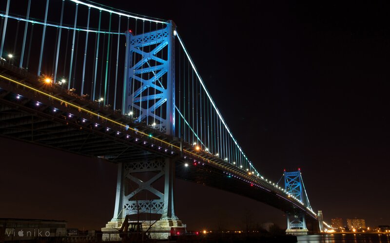 Benjamin Franklin Bridge at night