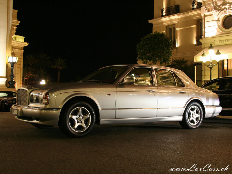 Bentley Arnage at night
