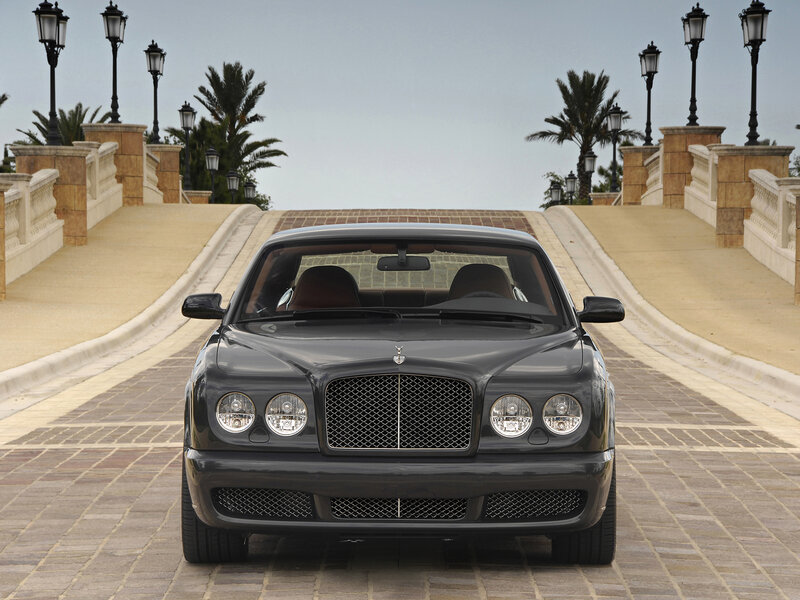 Bentley Arnage on a grand driveway