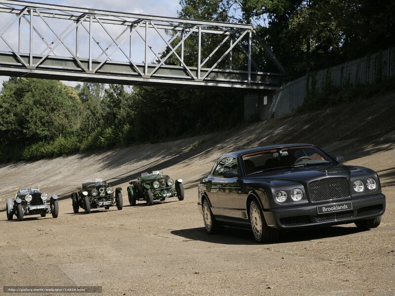 Bentley Brooklands with vintage cars
