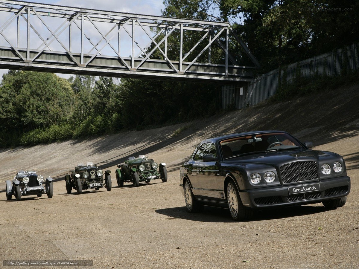 Bentley Brooklands with vintage cars