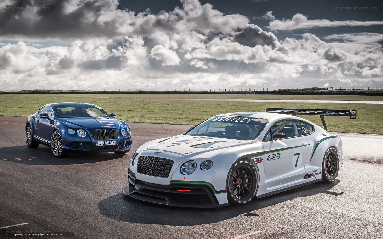 Bentley cars on racetrack
