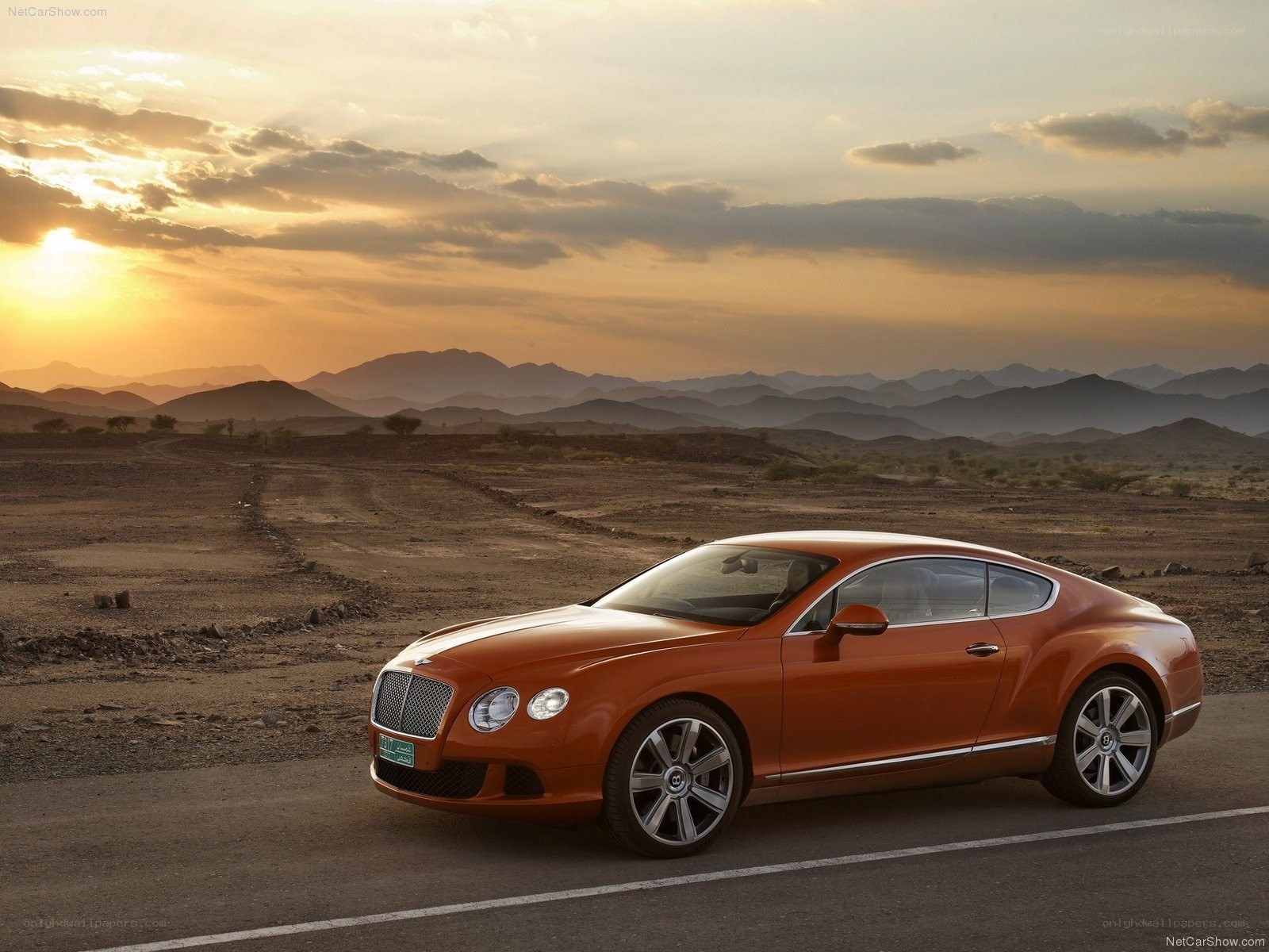 Bentley Continental GT in desert