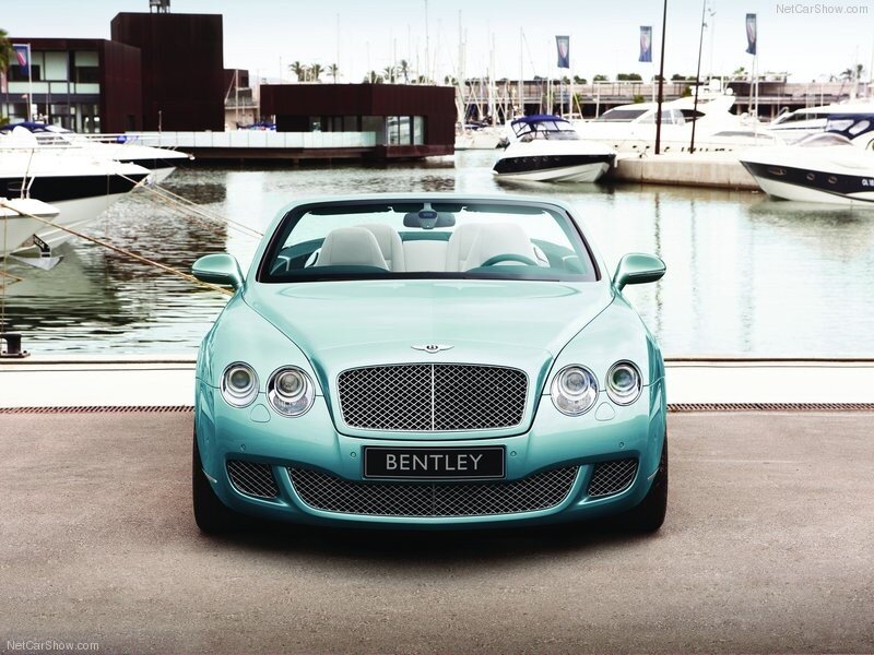 Bentley Continental GTC in marina