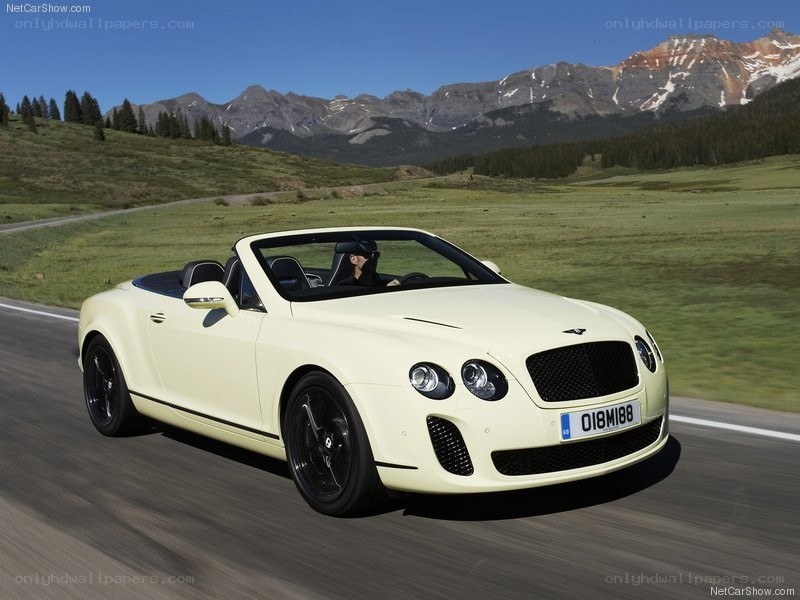 Bentley Continental GTC in motion