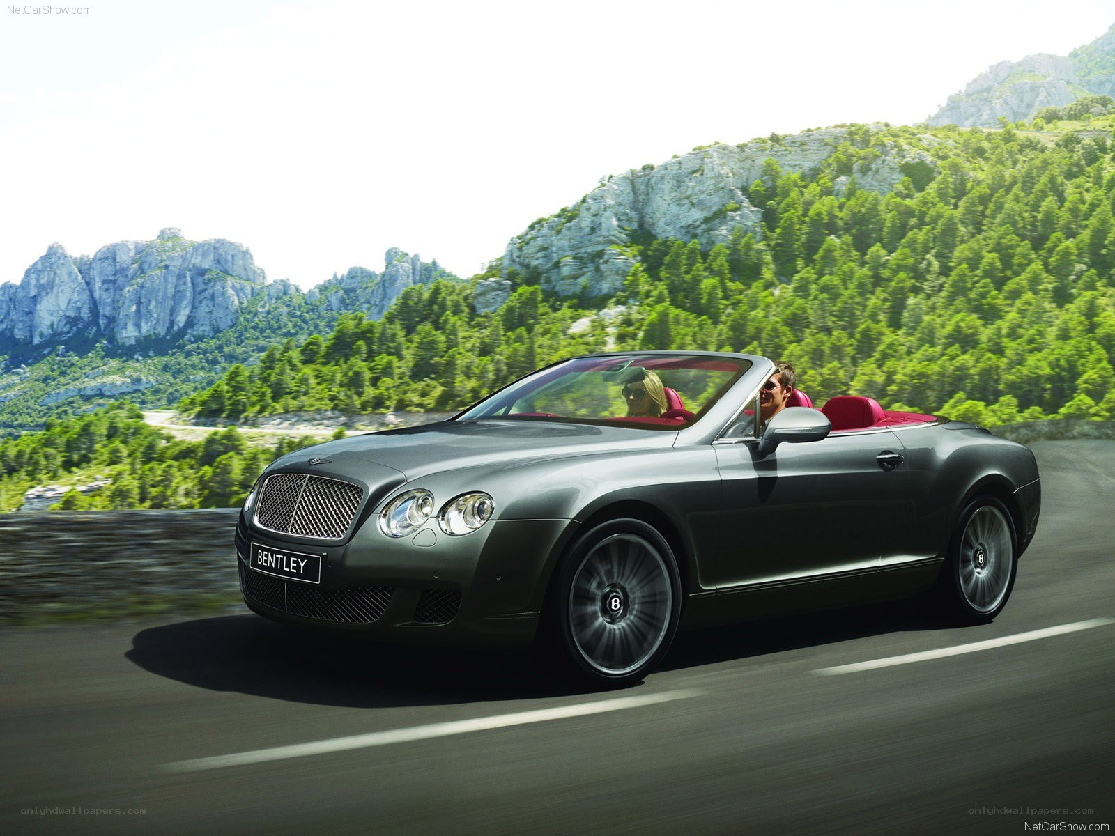 Bentley Continental GTC in motion
