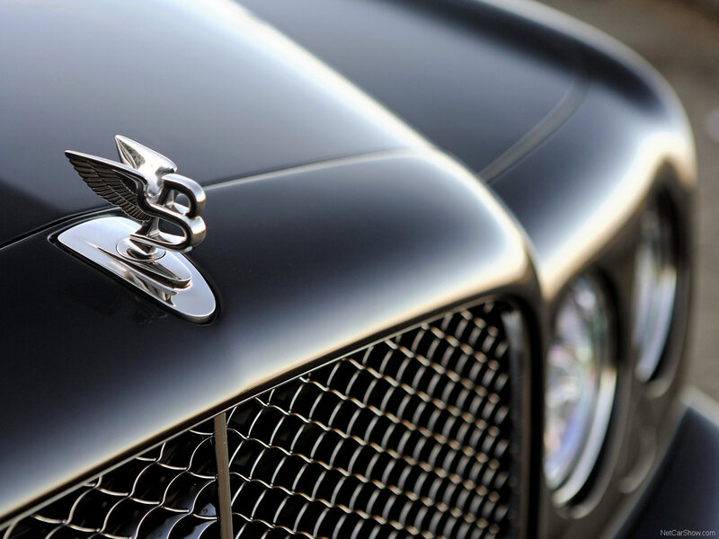 Bentley Emblem on Car — Black, Dramatic