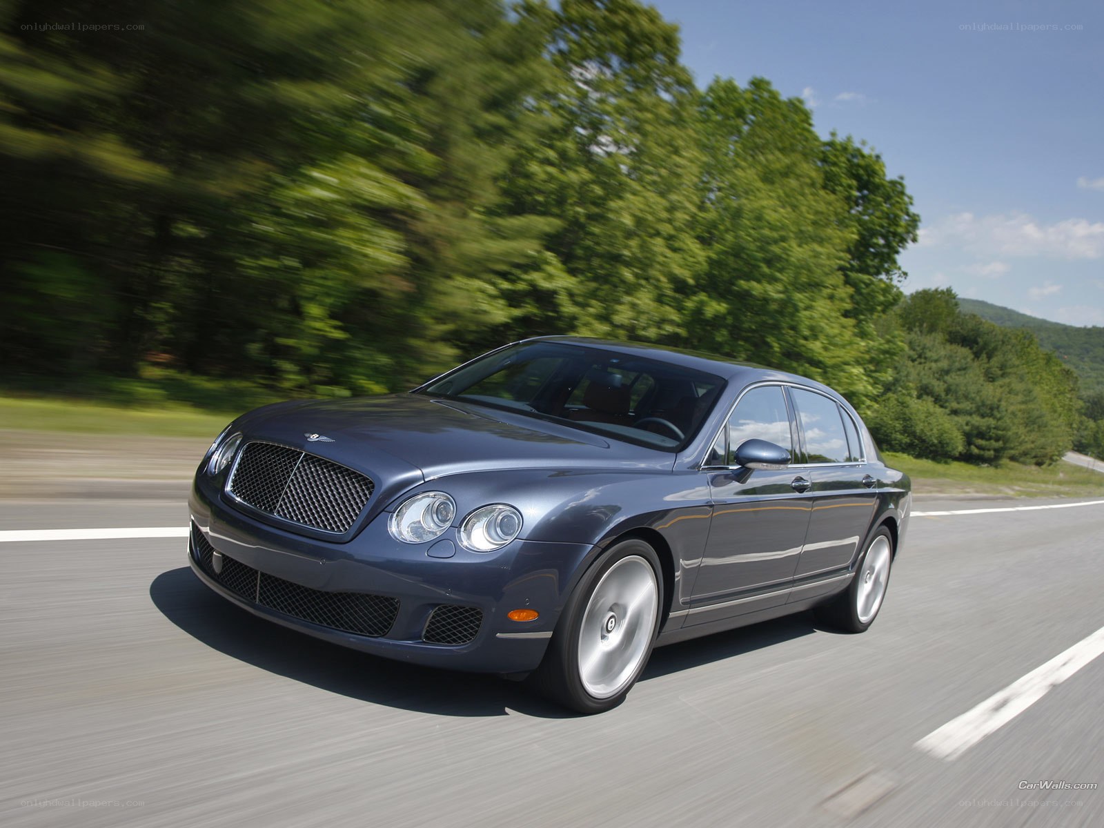 Bentley flying spur in motion