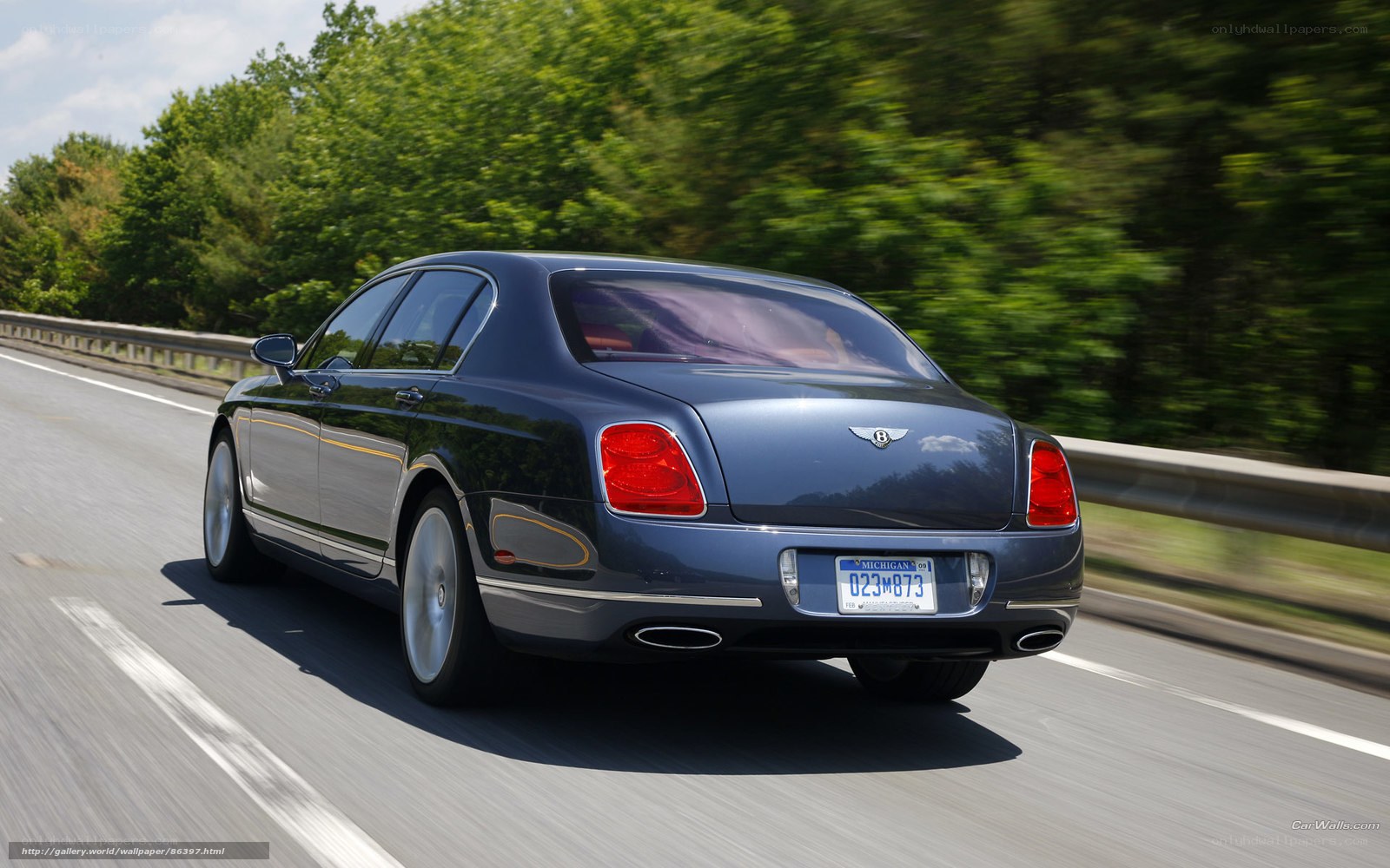 Bentley flying spur in motion