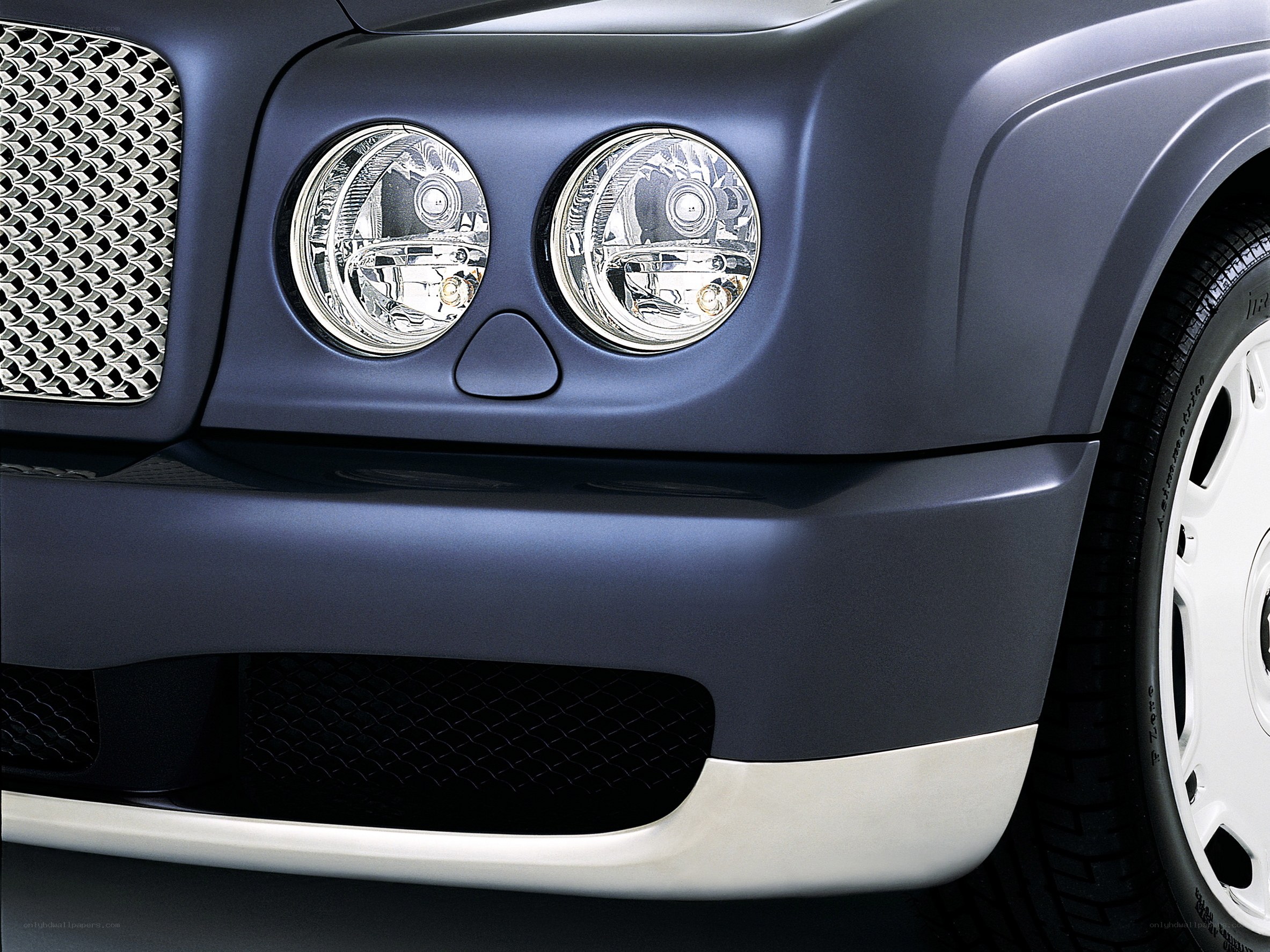 Bentley front headlight detail