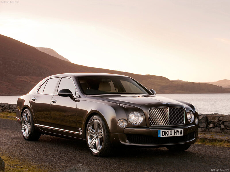 Bentley Mulsanne by the lake
