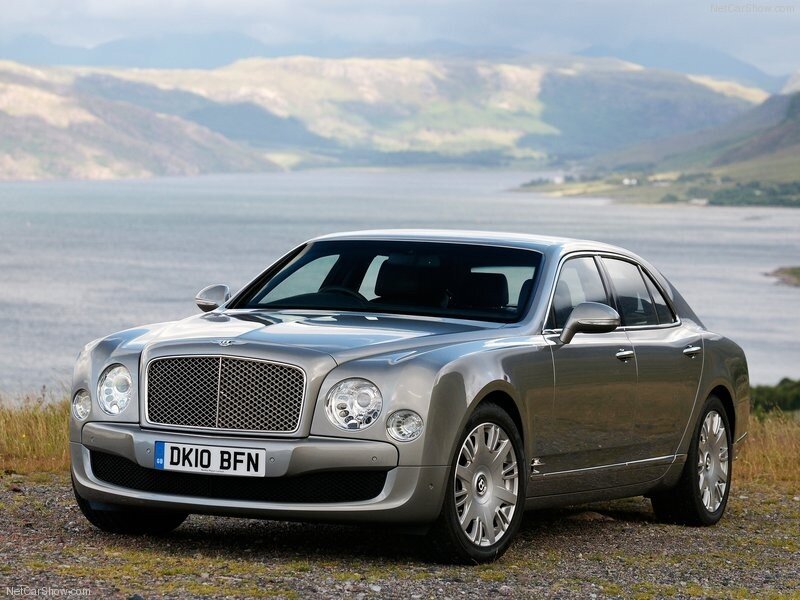 Bentley Mulsanne by the lake