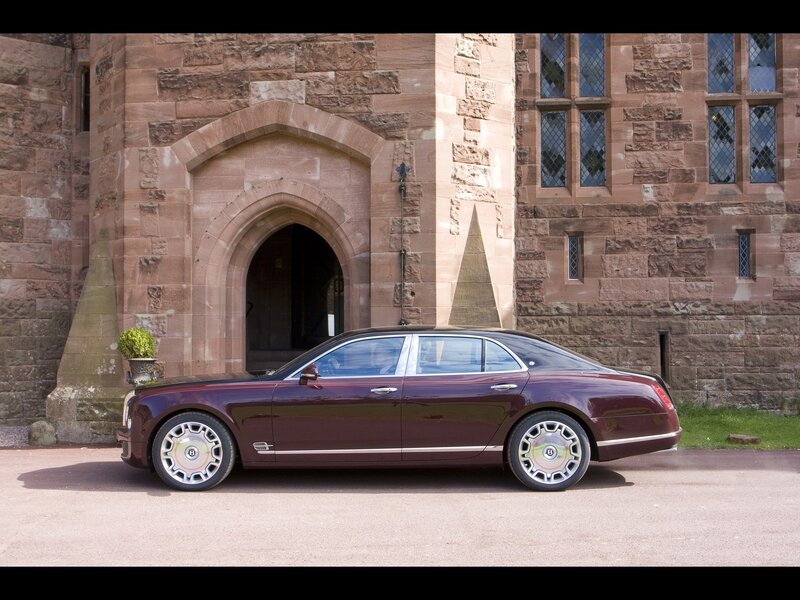 Bentley Mulsanne in front of castle