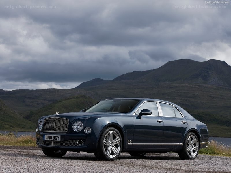Bentley Mulsanne on a mountain road