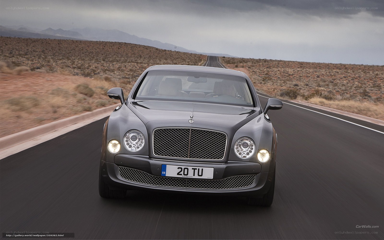 Bentley Mulsanne on desert road