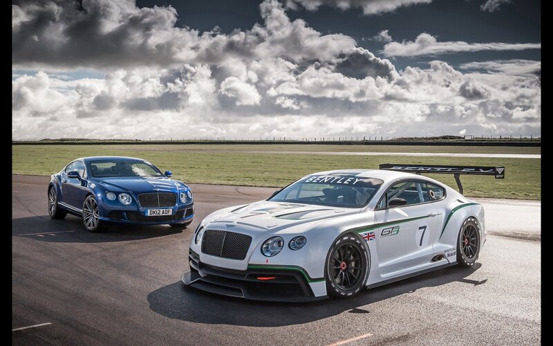 Bentley race cars on track