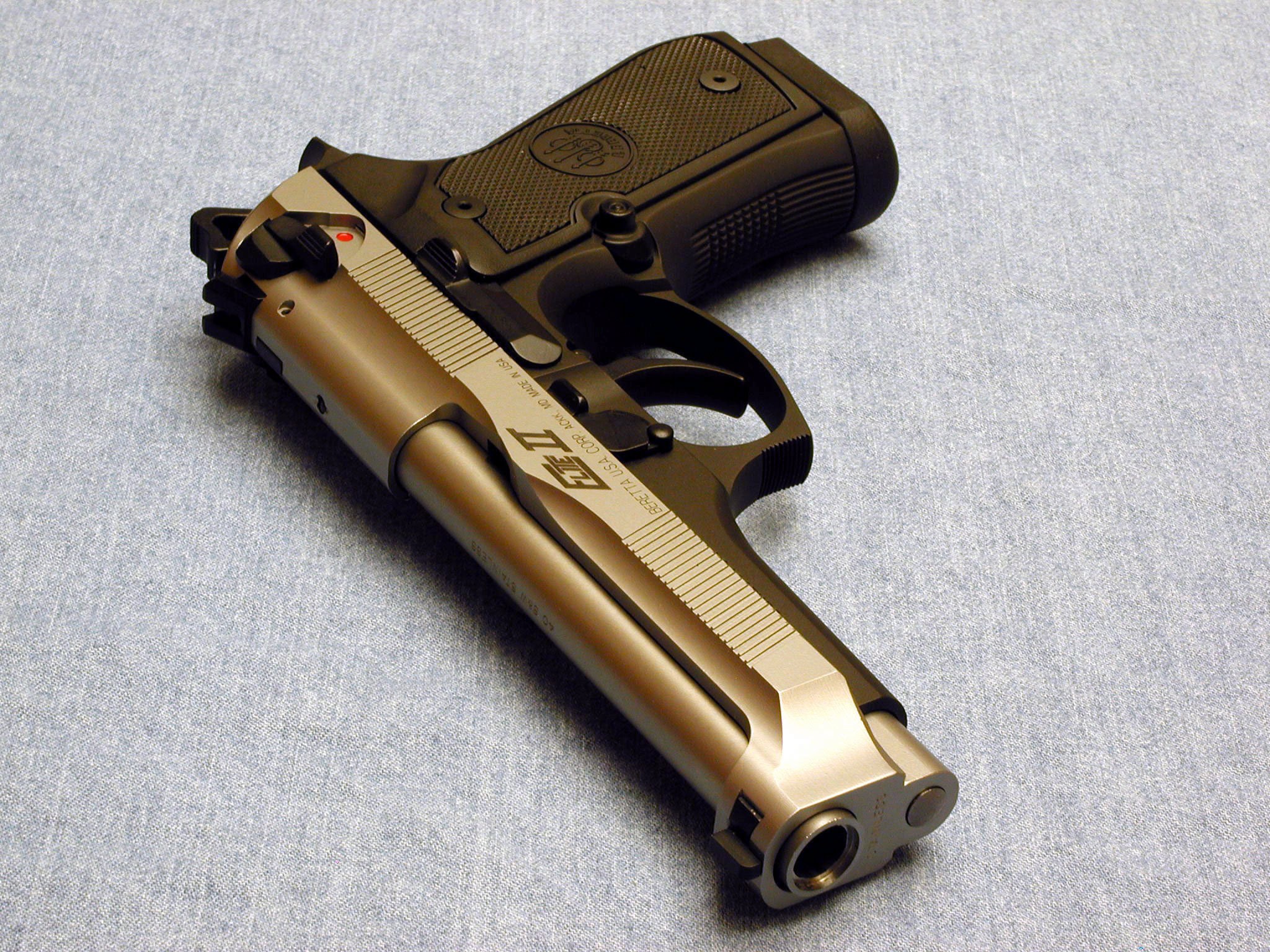 Beretta 92FS pistol