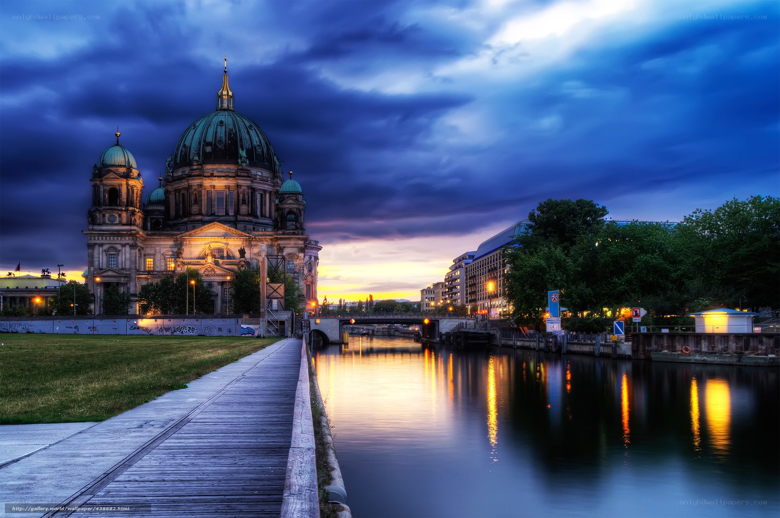 Berlin Cathedral at dusk