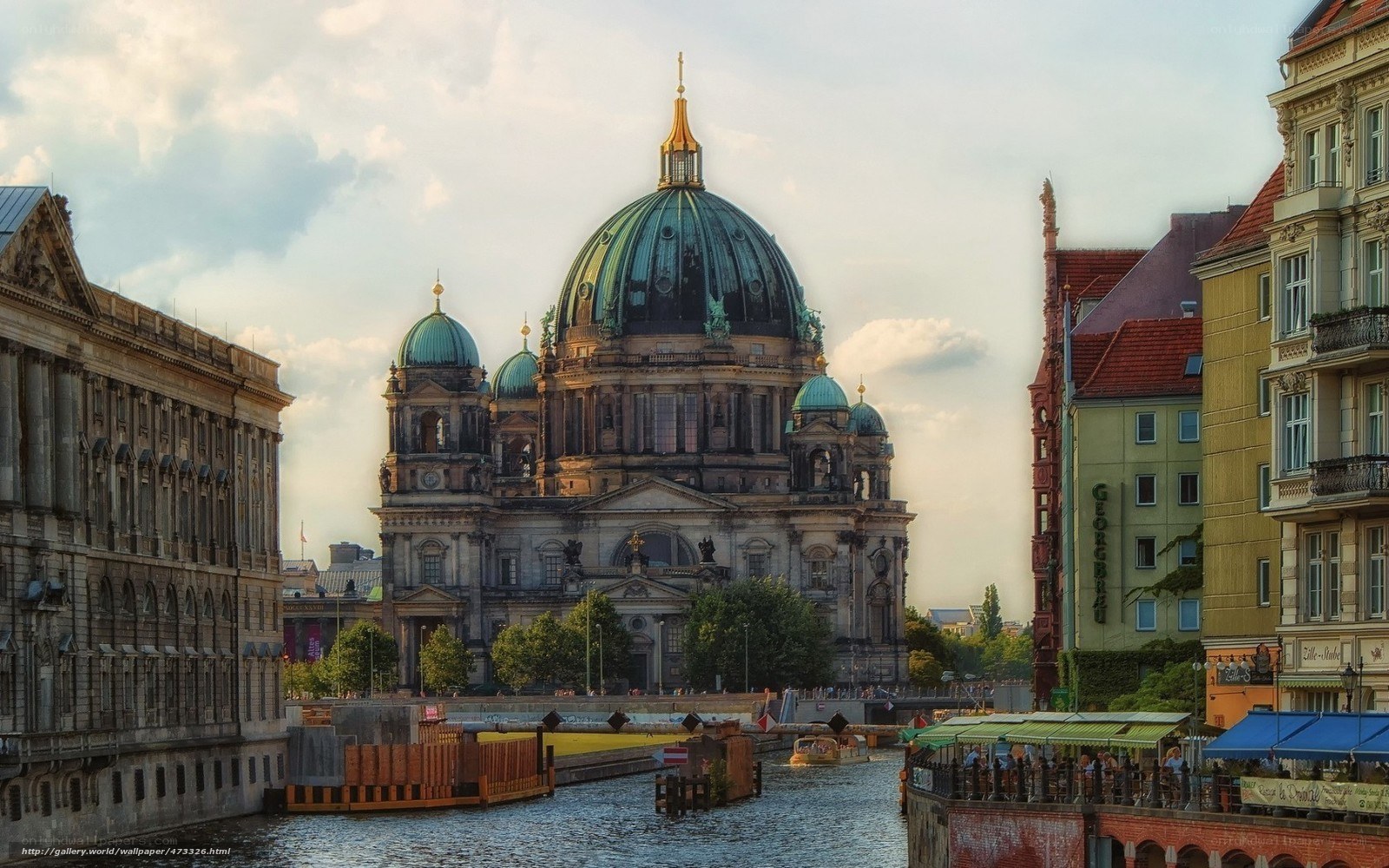 Berlin Cathedral by the river
