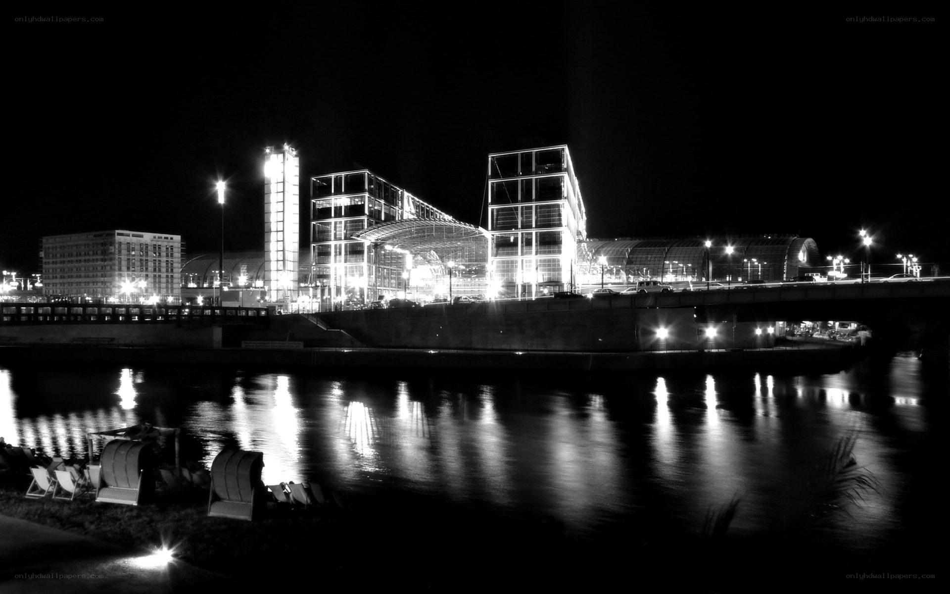 Berlin Hauptbahnhof at night