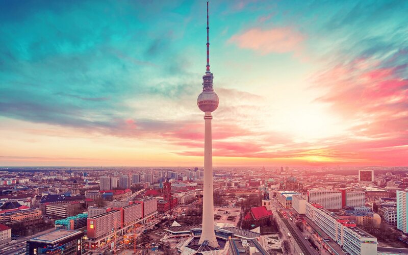Berlin TV Tower — Pink