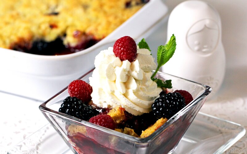 Berry Cobbler Dessert — White